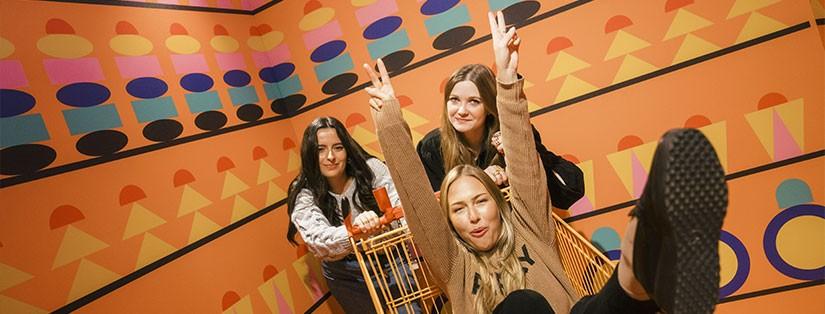 Interview - Iconic Selfie Studio