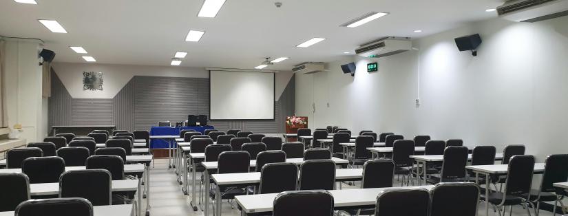 Salle de séminaire : comment éviter la location d'équipements ?
