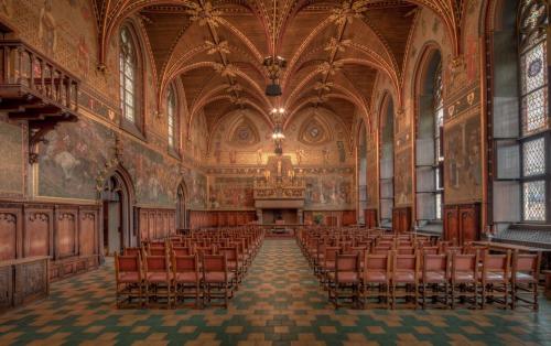 Salles atypiques à réserver pour des fêtes religieuses en 2025 