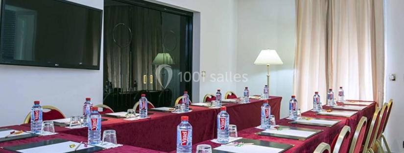 Location salle de conférence internationale à Nice : 4 espaces équipés audiovisuel, son et lumière