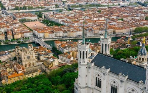 Quels sont les éléments clés pour assurer la sécurité d’un événement professionnel à Lyon ? 