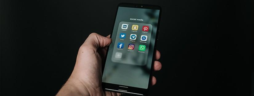 L'influence des Réseaux Sociaux sur les Événements Professionnels : De la Viralité à l'Innovation
