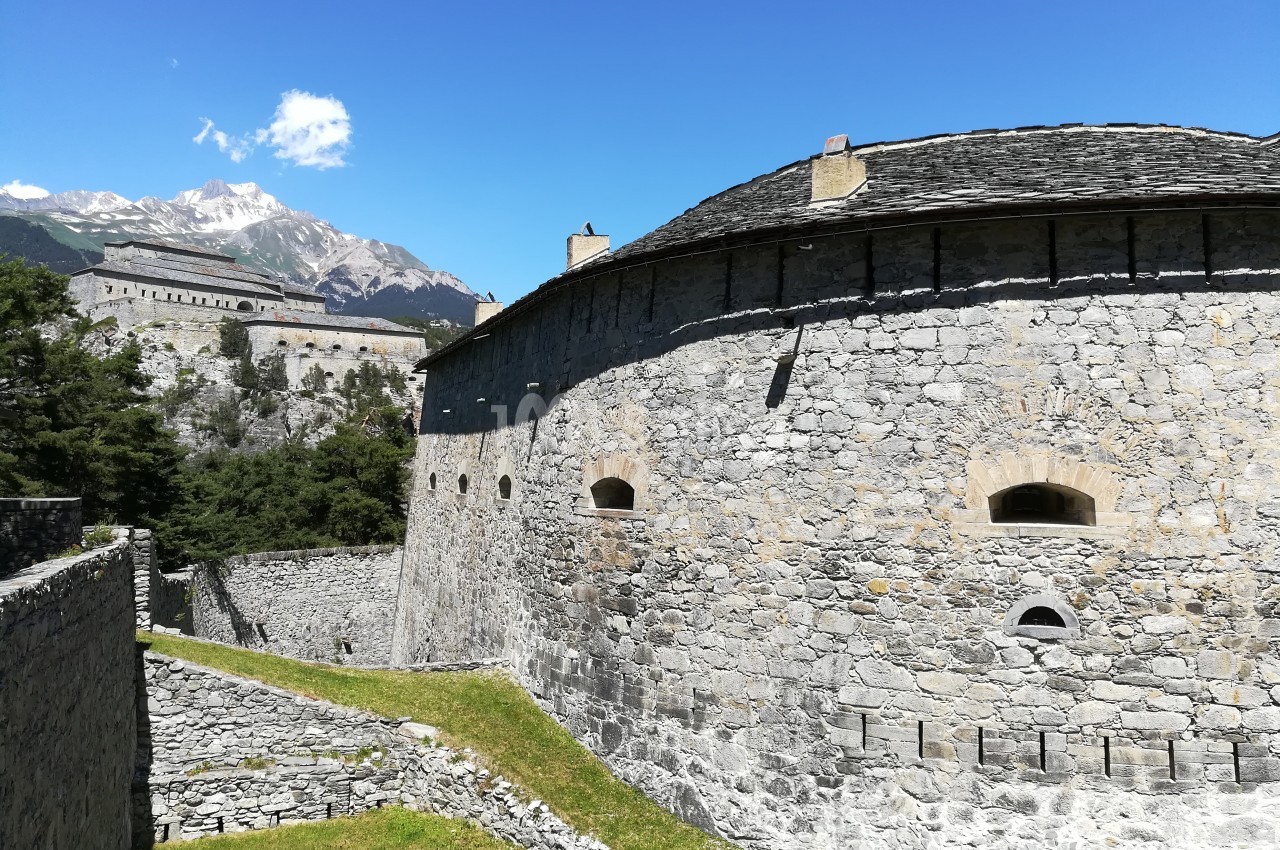 vue sur les forts - accès fossés