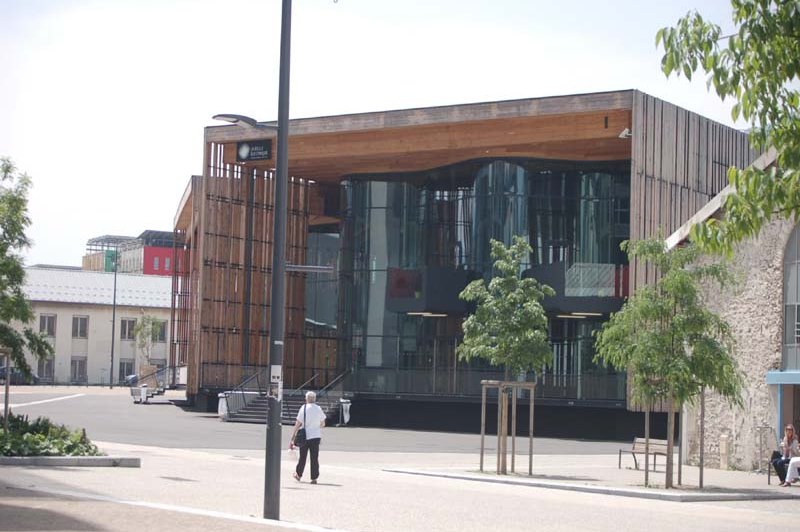 Espace Andry Farcy - photo 1
