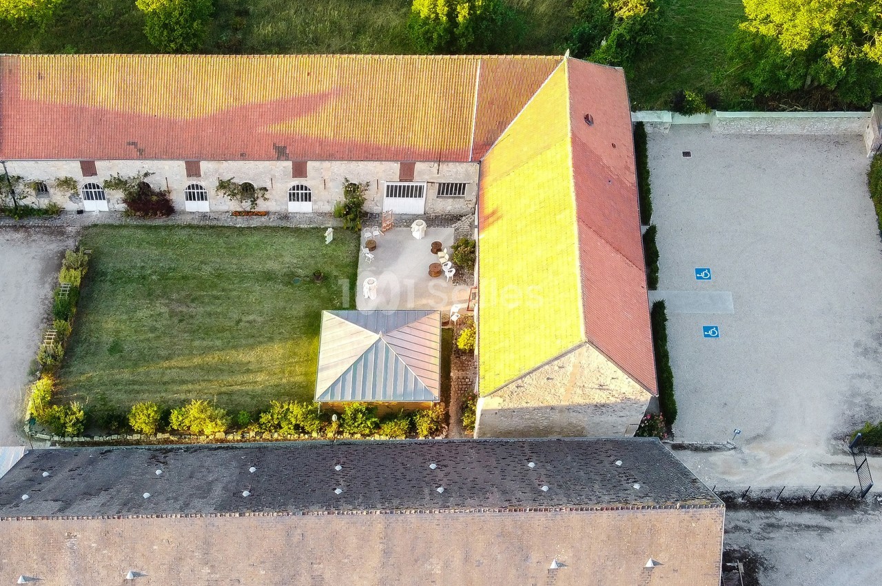 1200 m² pour vous à La Croisée des Possibles Oise avec Parking Jardin...