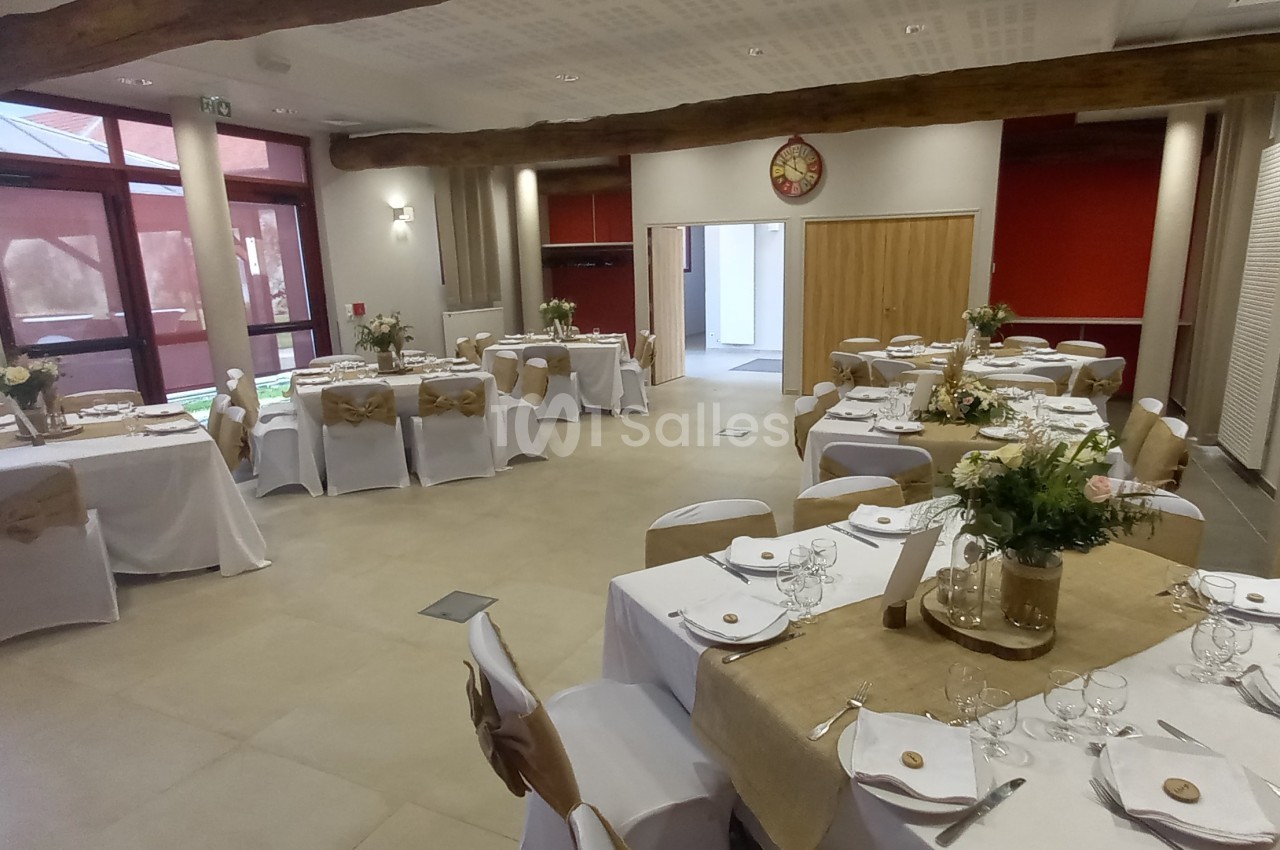 Salle installée après l'arrivée de la fleuriste