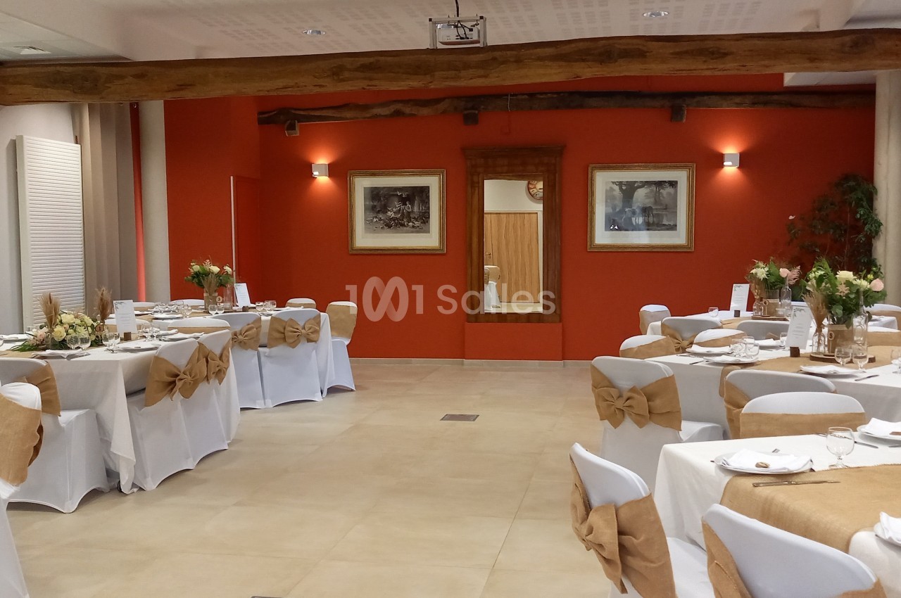 Salle installée vue sous un autre angle
