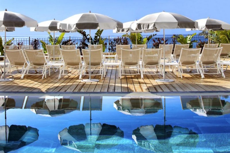 Le Grand Hôtel Des Sablettes Plage - photo 1