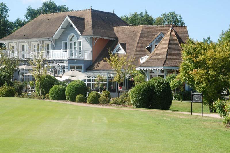 Etiolles Country Club - photo 1