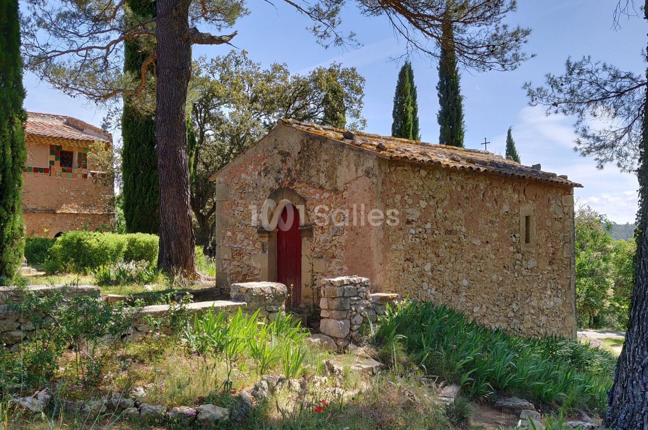 La chapelle Saint-Antonin, et le pigeonnier - Vus depuis le Sud