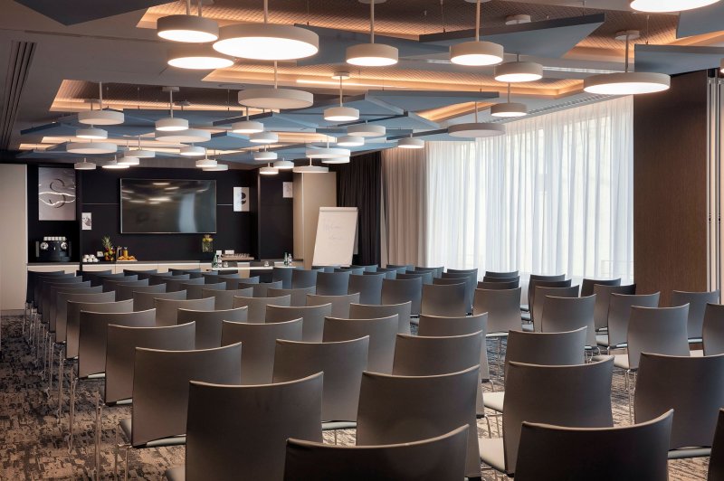 Hampton By Hilton Paris Clichy - photo 1