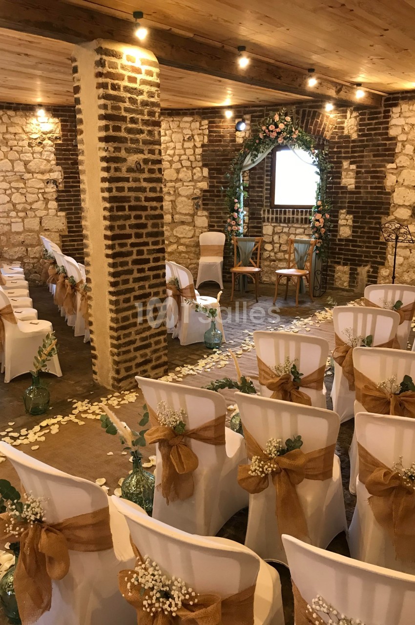 salle cocktail/cérémonie dans ancien pigeonnier 17ème siècle