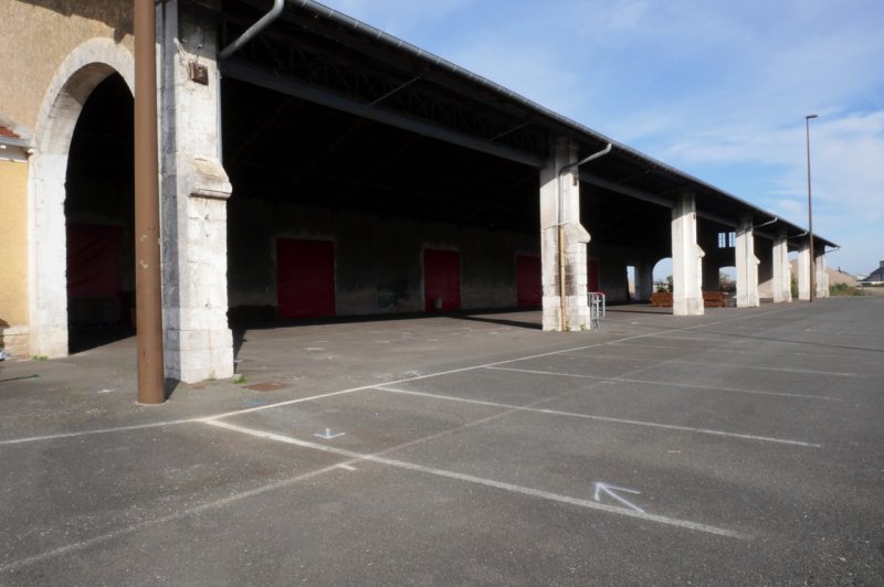 La Halle de Sancheville  - photo 1