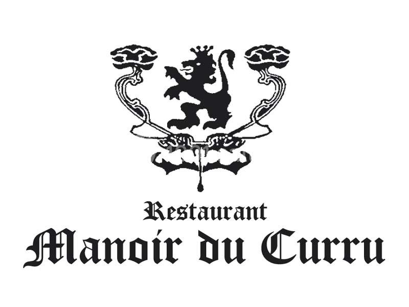 Logo du restaurant Manoir du Curru avec un lion héraldique et des ornements stylisés.