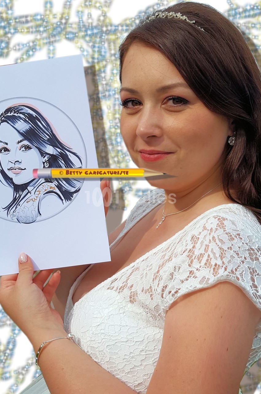 Femme en robe blanche tenant un dessin caricatural d'elle-même, fond décoratif lumineux.