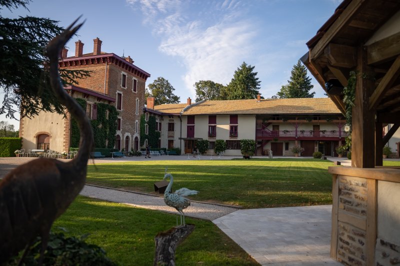 Le Château de Versailleux - photo 1