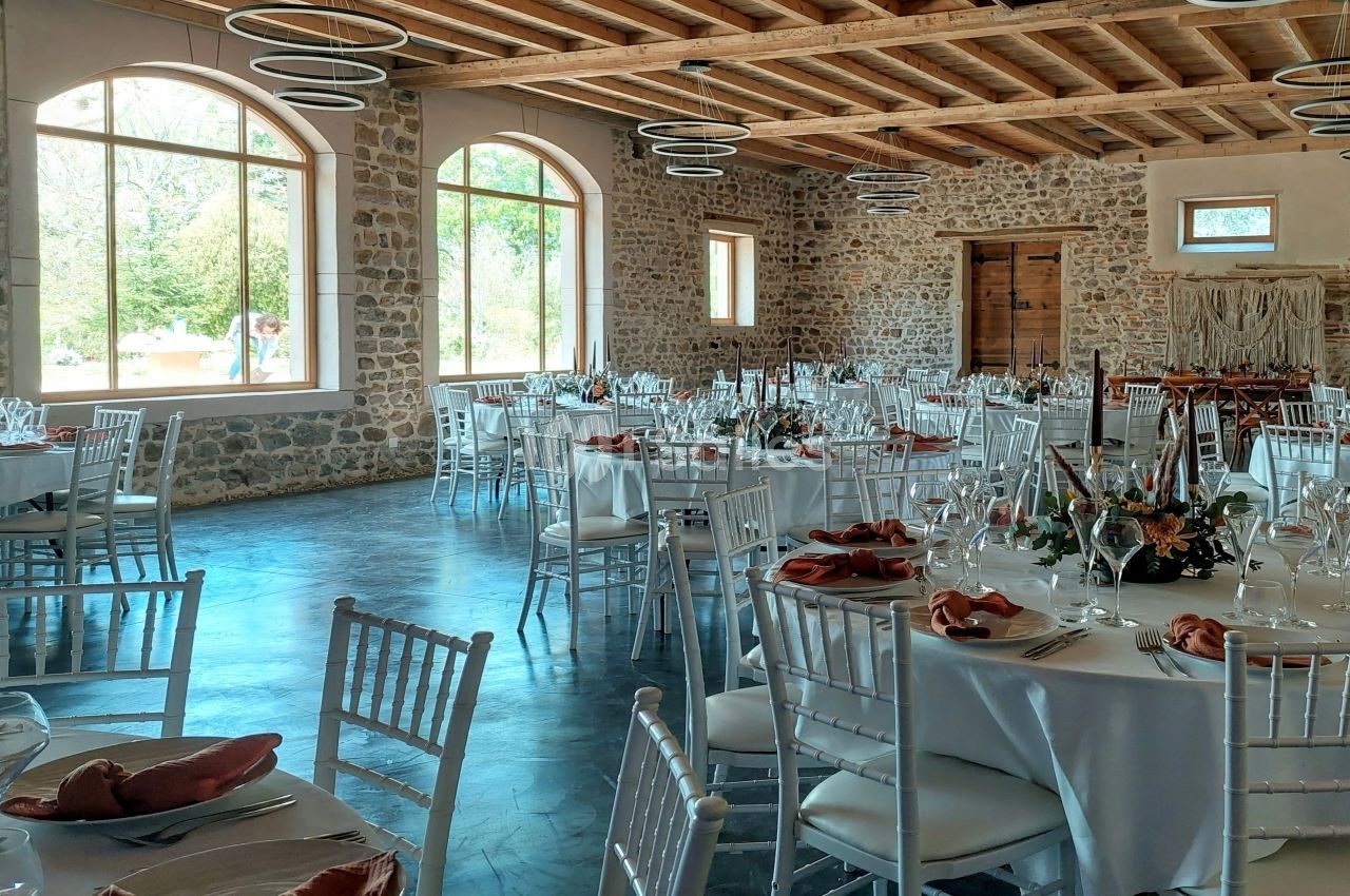 salle spacieuse