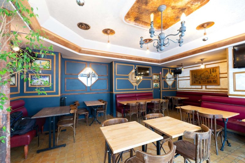 Royal Bar - photo 1