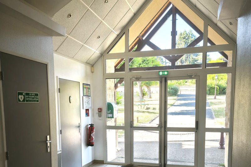 Salle de la Brosse Montceaux - photo 5