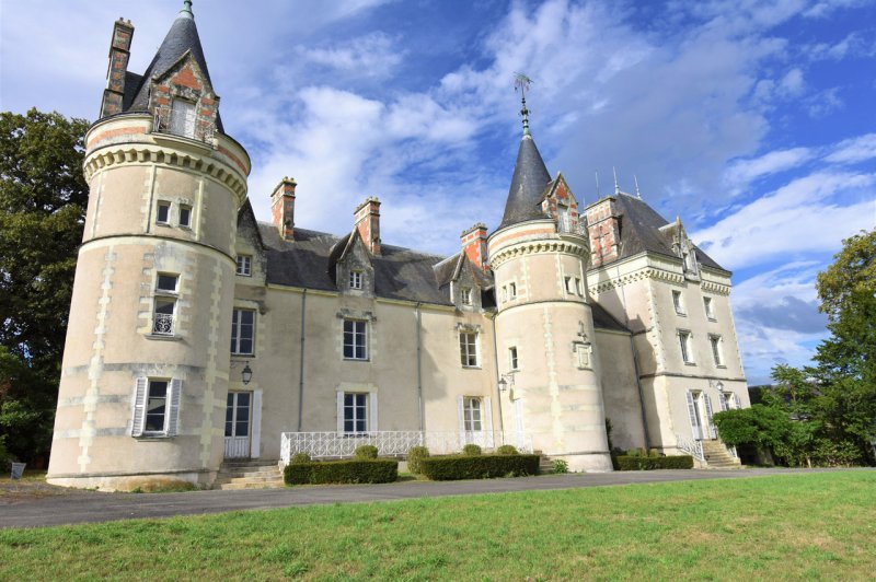 Château de la Pervenchère - photo 1