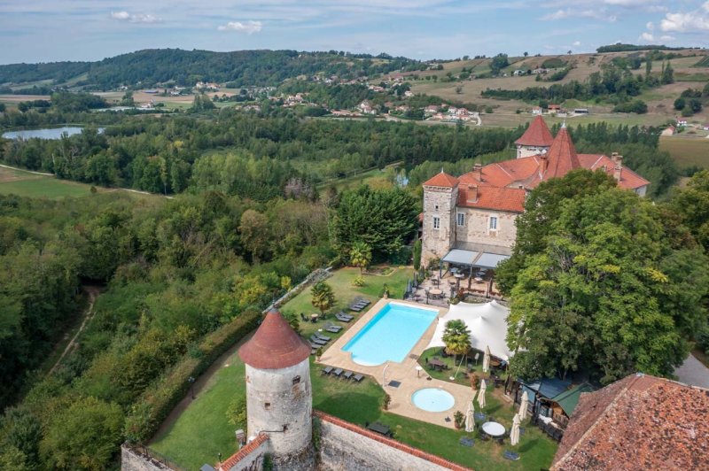 Château de Chapeau Cornu - photo 2