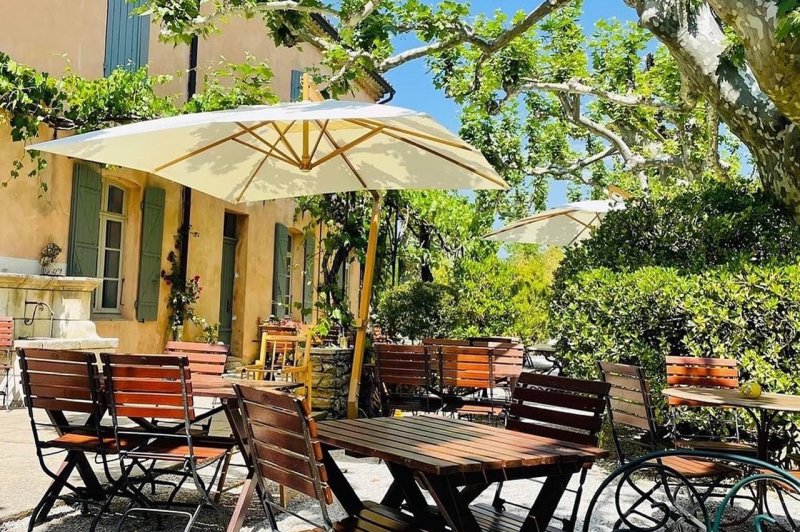 Hôtel Mas des Grès & Restaurant Sous les Platanes - photo 2