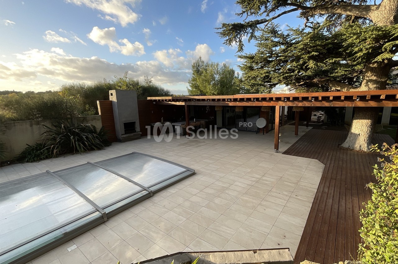 Terrasse au couché du soleil