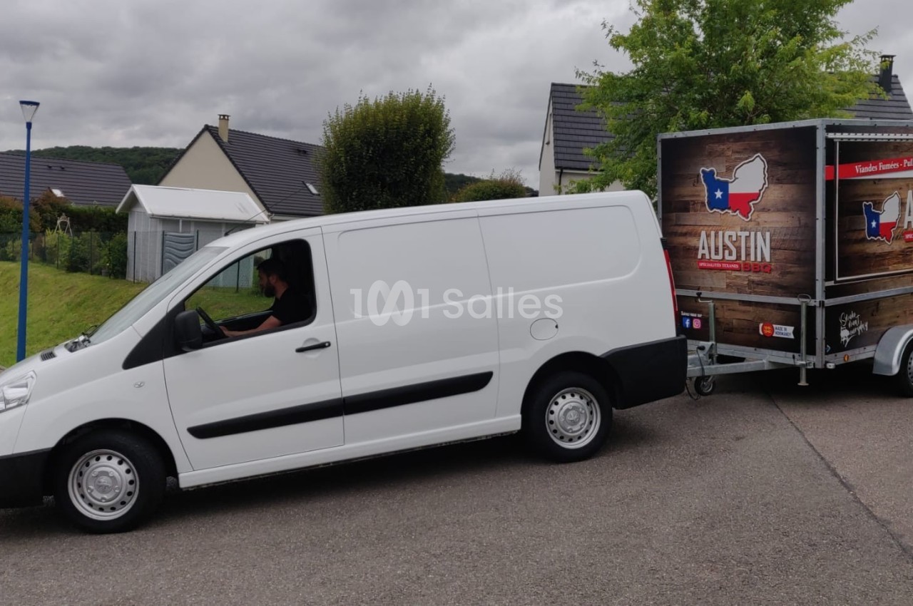 Camion avec remorque