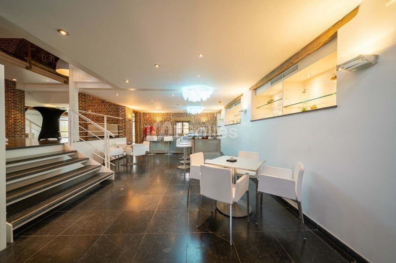 Le Foyer / Bar