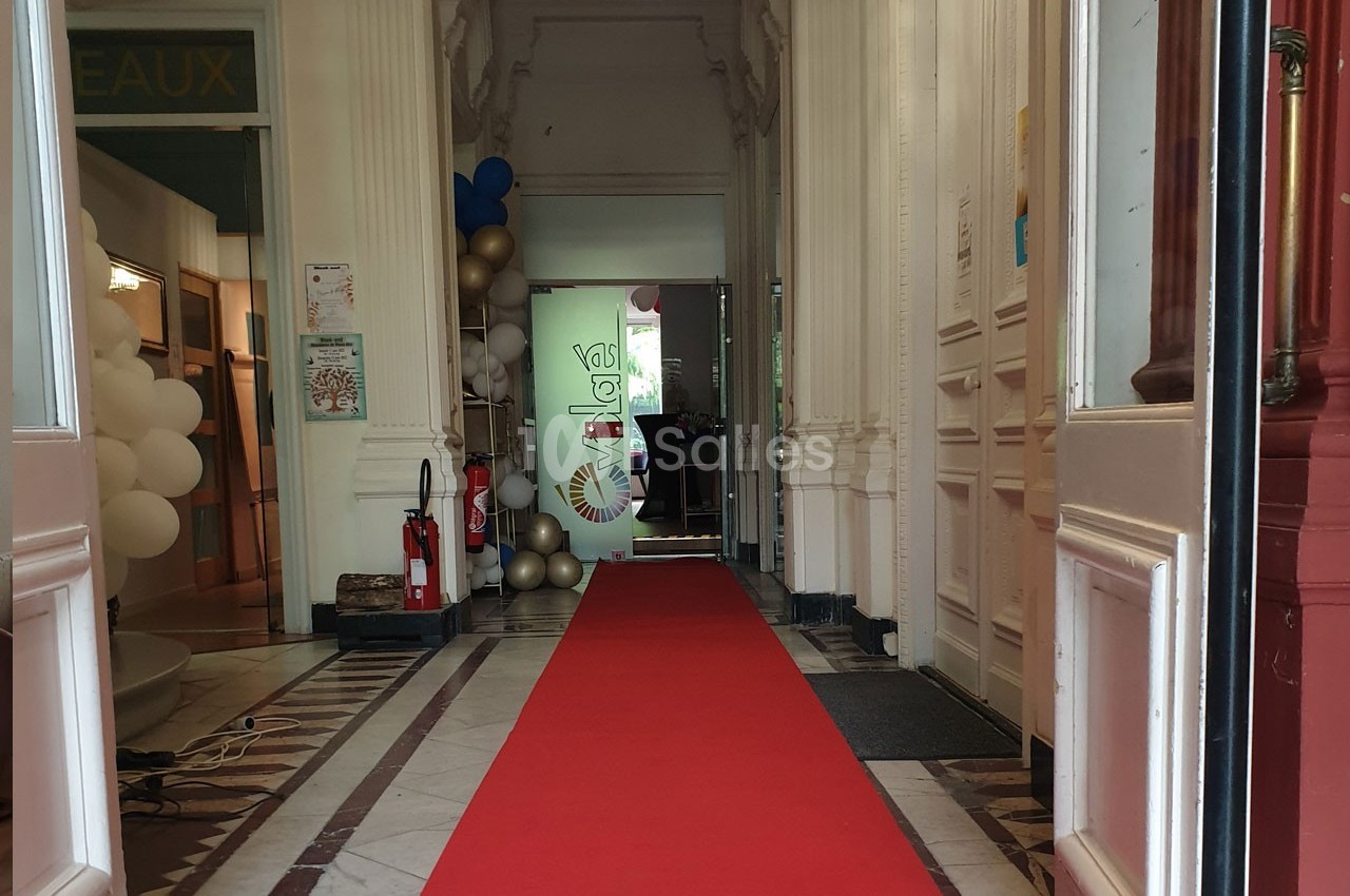 tapis rouge entrée