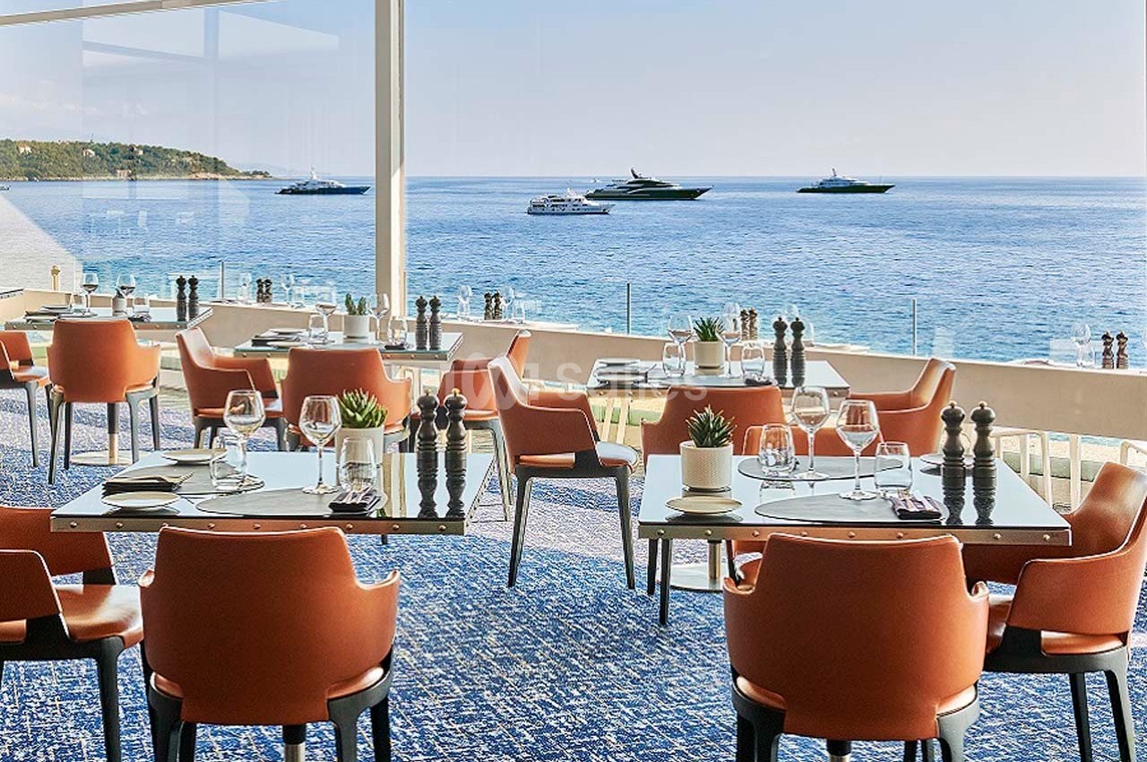 Lobby Lounge Restaurant & Bar