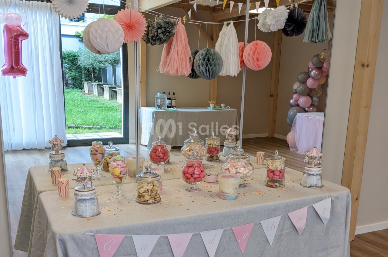Candy bar girly