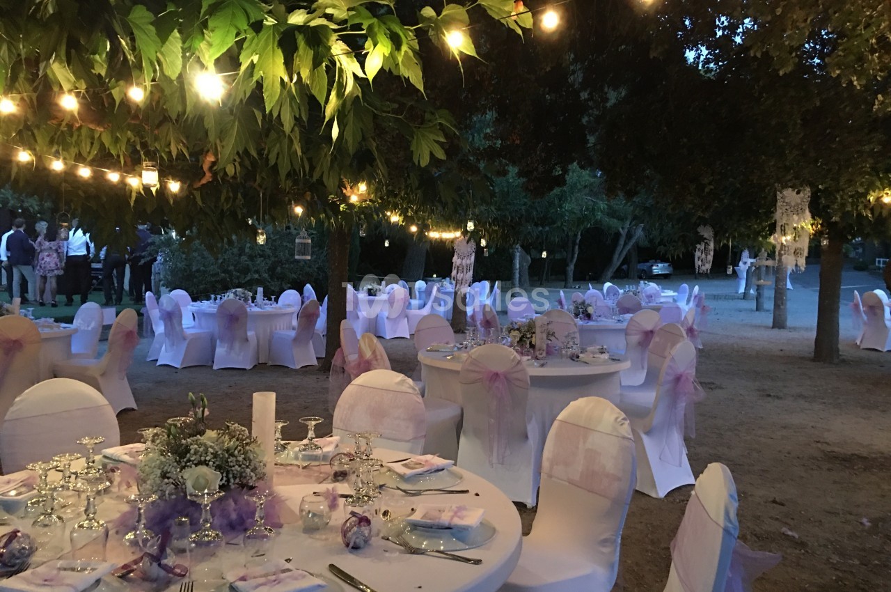 MARIAGE SOUS LES MURIERS