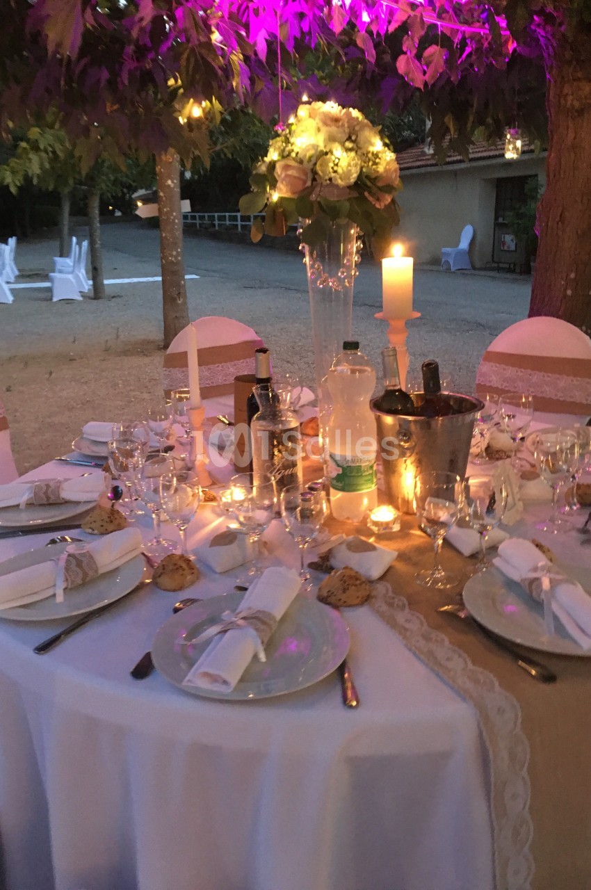 TABLES EN EXTERIEUR