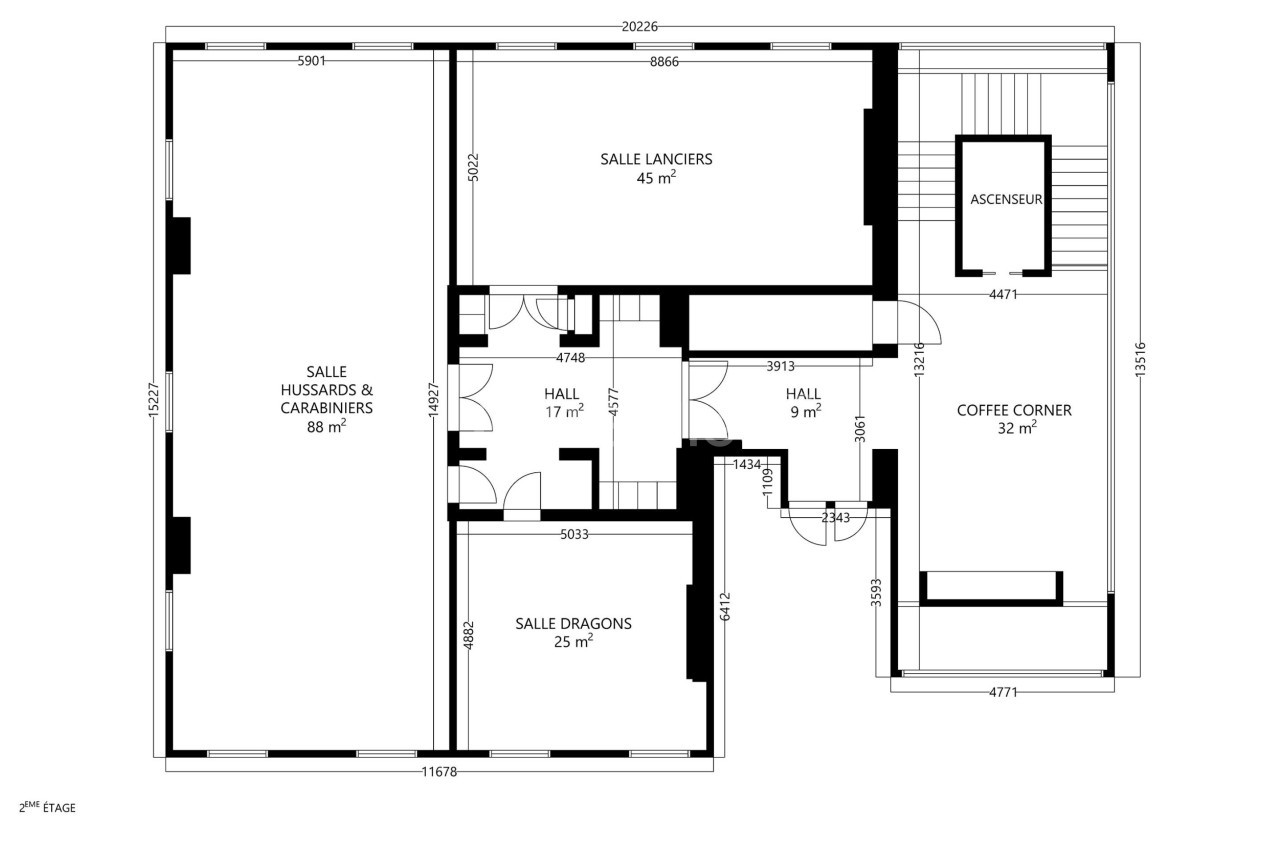 Plan architectural d'un deuxième étage avec salles nommées, ascenseur, coffee corner et dimensions indiquées.