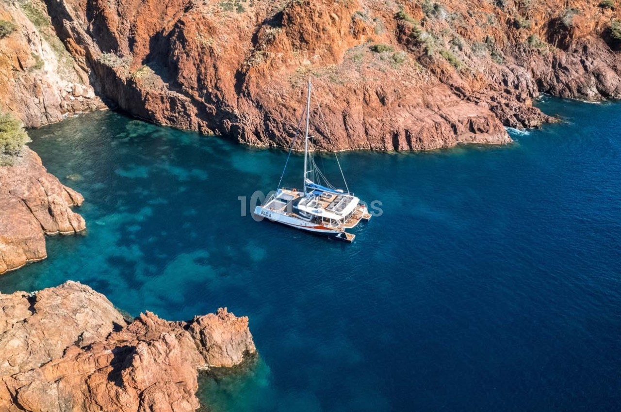 Catamaran BAILA