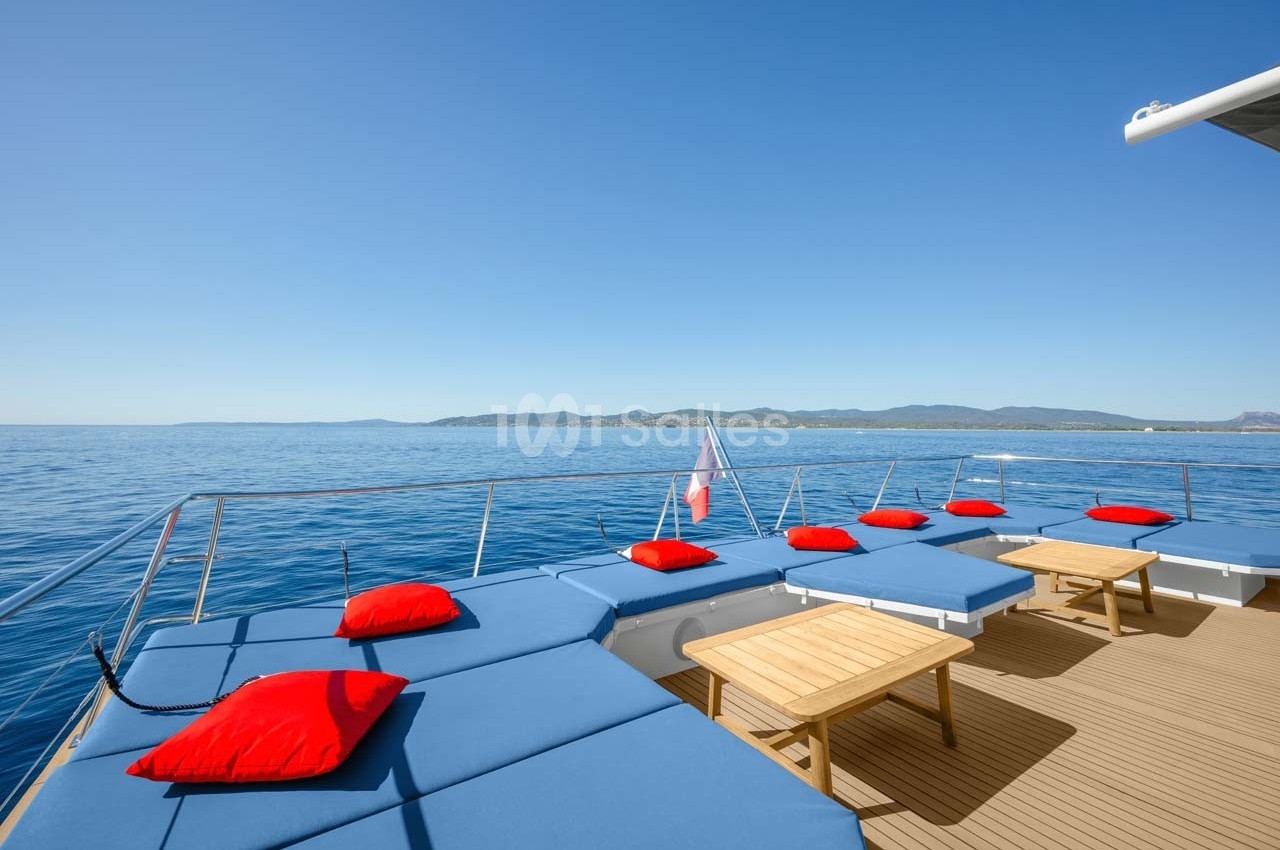 Catamaran MAYBA