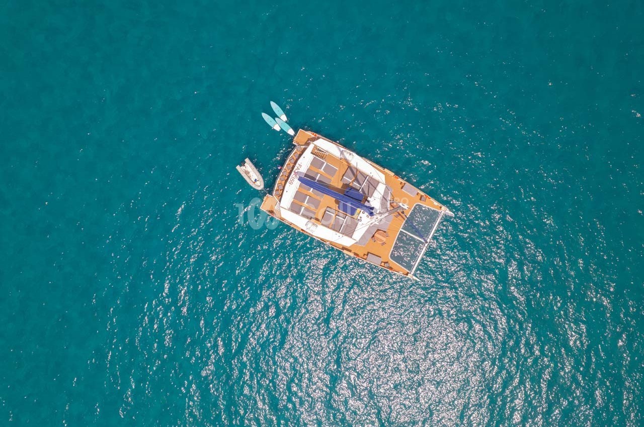 Catamaran BAILA