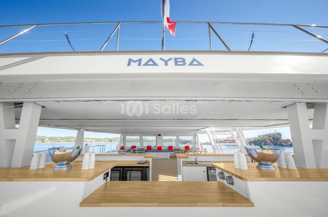Catamaran MAYBA