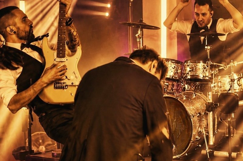 Krystal Live Band - photo 4