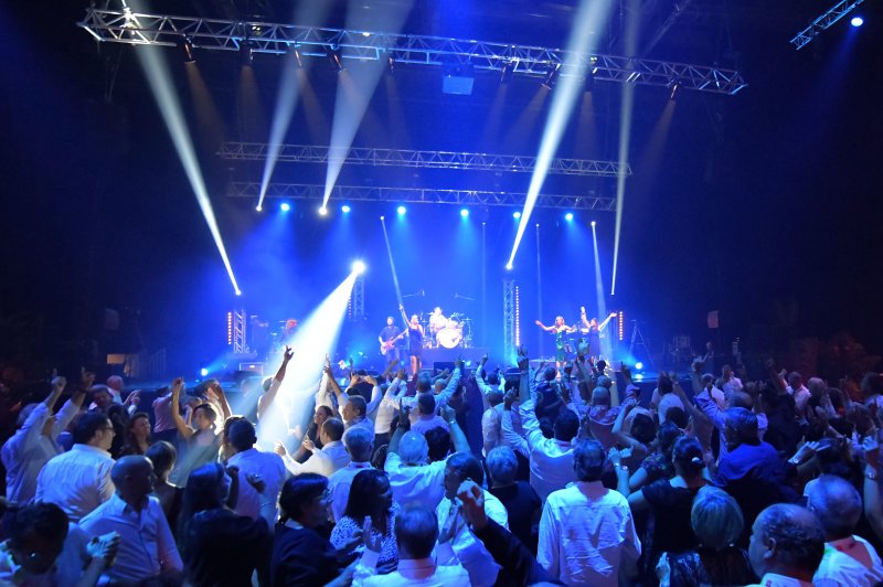 Krystal Live Band - photo 1