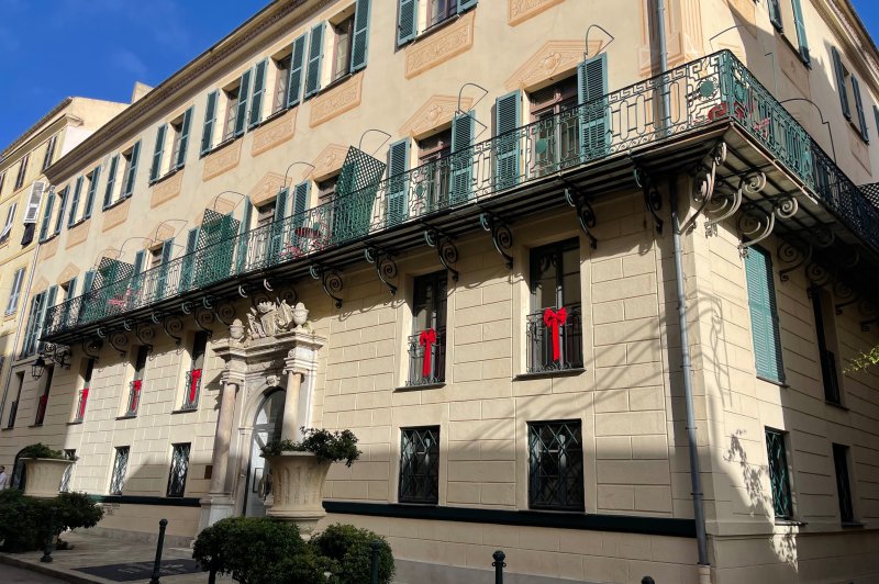Hôtel Pozzo Di Borgo - photo 2