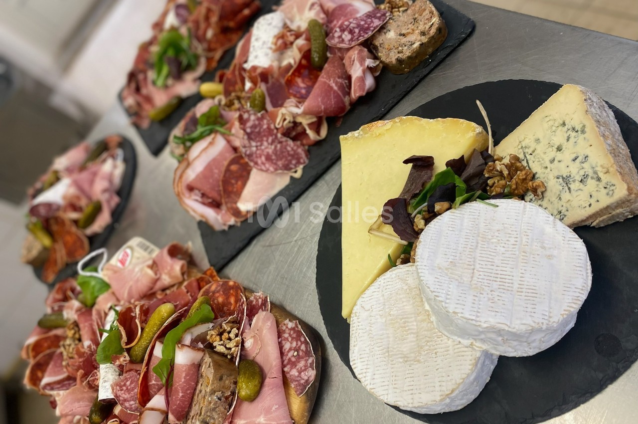 Room Service Bures Morainvilliers  - galerie - photo 17