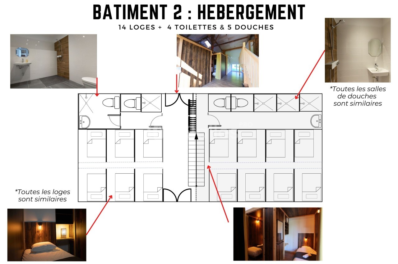 Plan du bâtiment 2 avec 14 loges, 4 toilettes et 5 douches, accompagné de photos des chambres et salles de bain similaires.
