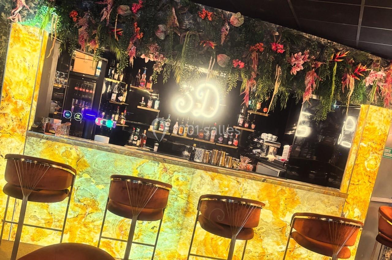 Le Bar