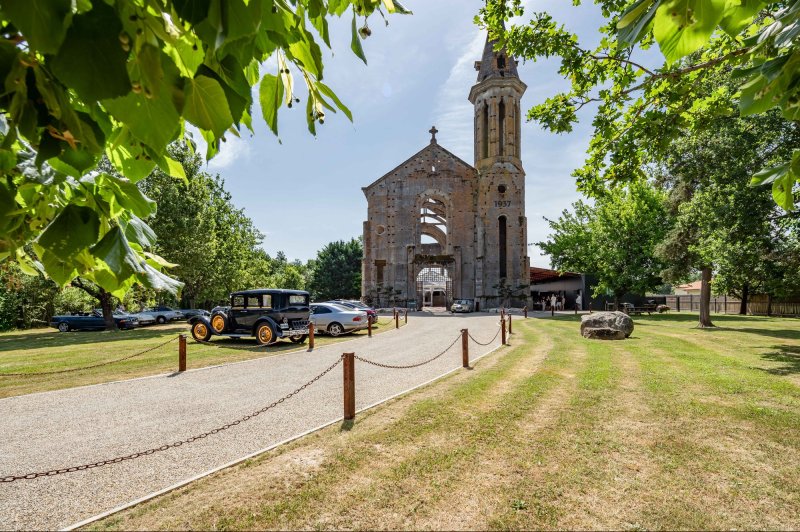 Eglise Inachevée - photo 1