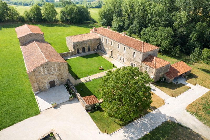 Abbaye de Trizay - photo 1