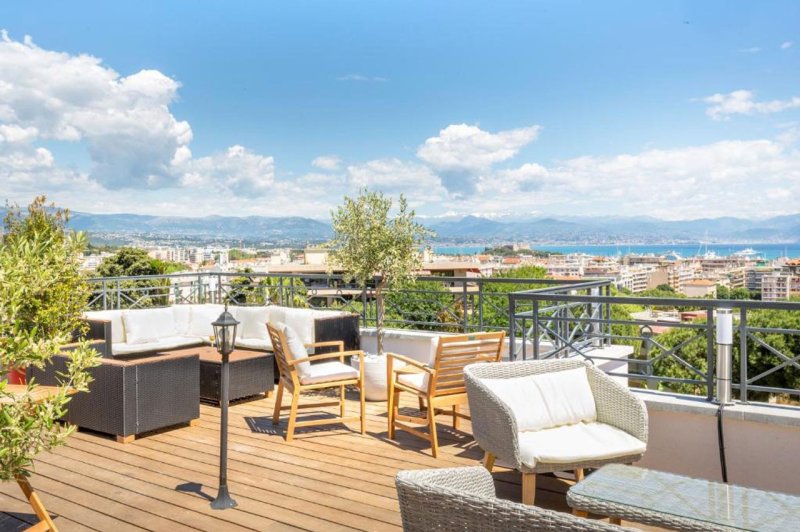 Rooftop du Best Western Hôtel Journel Antibes - photo 2